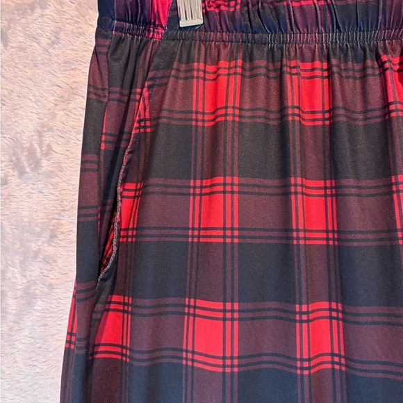 MoFiz Women’s Pajama Lounge Set 2XL | Black Top w/ Plaid Pocket + Red Plaid Pant - Picture 4 of 14